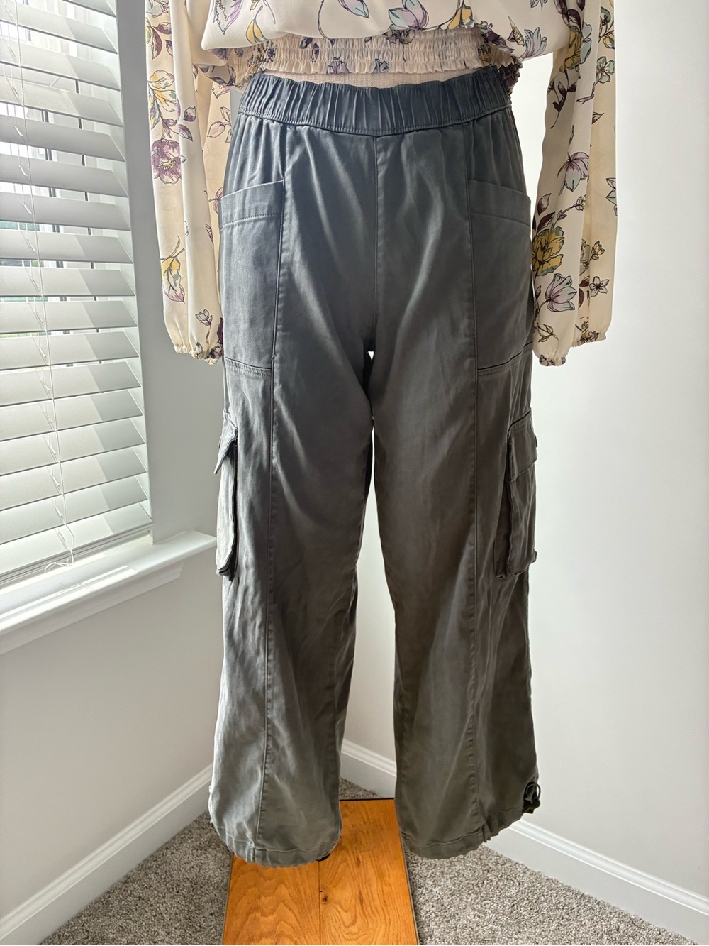 C&C California Women's Gray Cargo Parachute Pants